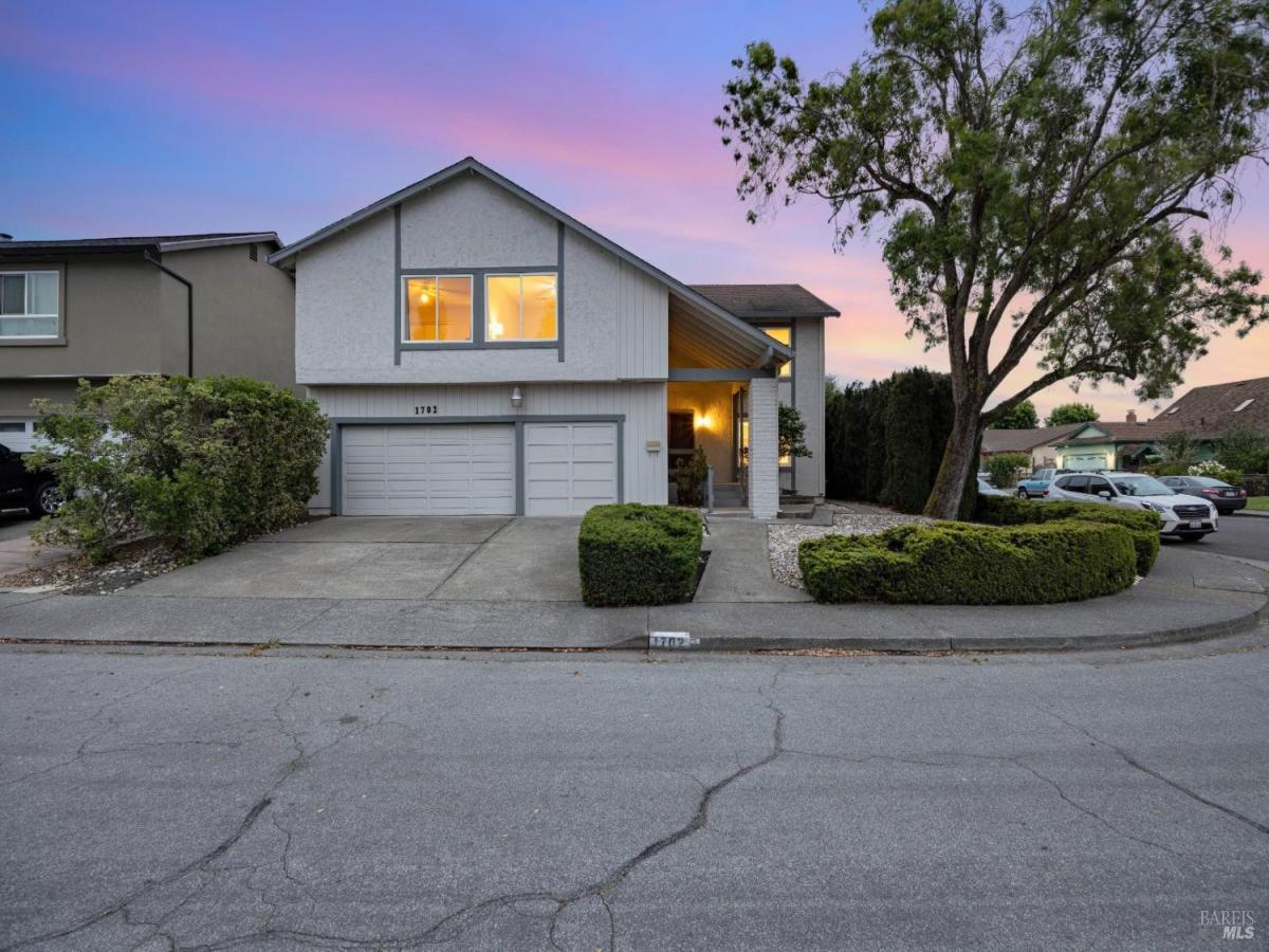 MLS #326060517 image #0