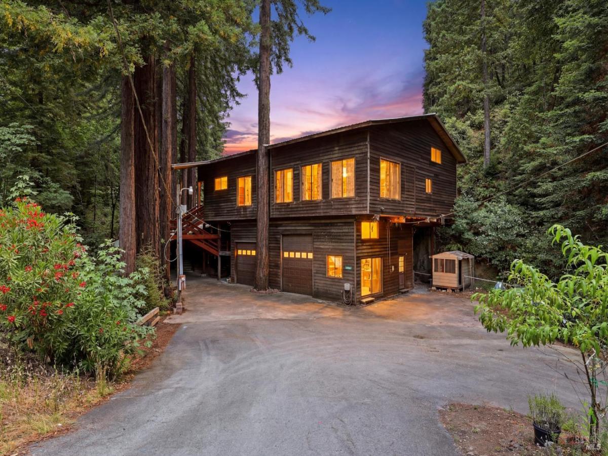MLS #326060994 image #0