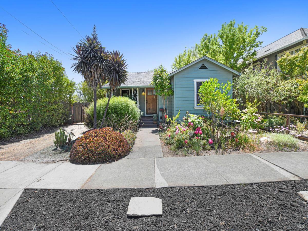 MLS #326061407 image #0