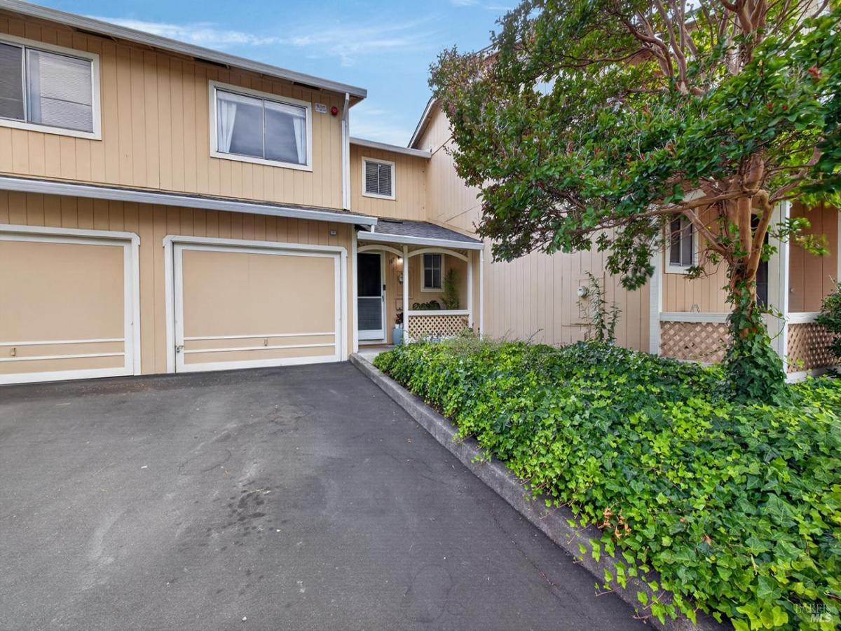 MLS #326061503 image #0