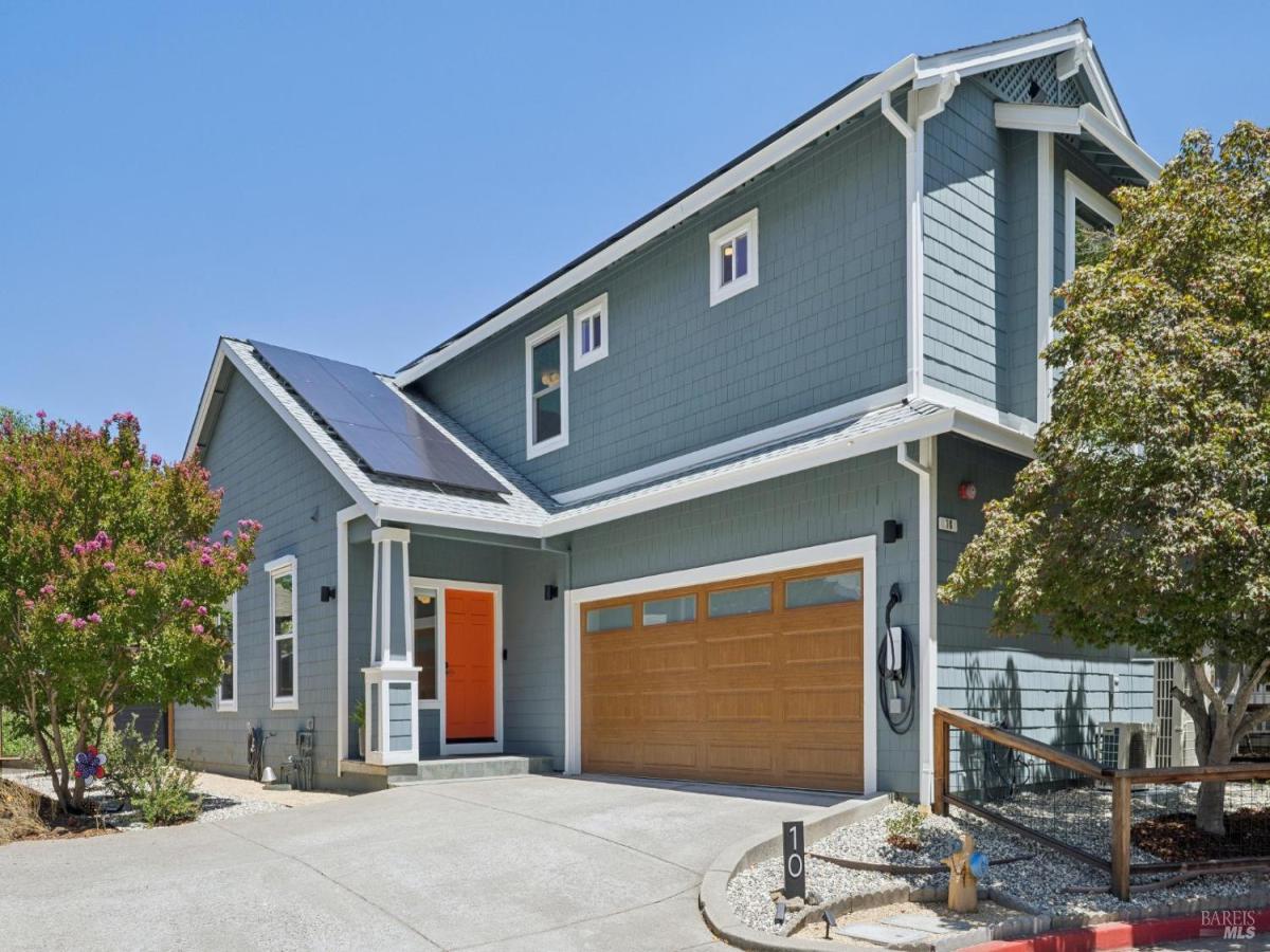 MLS #326061591 image #0