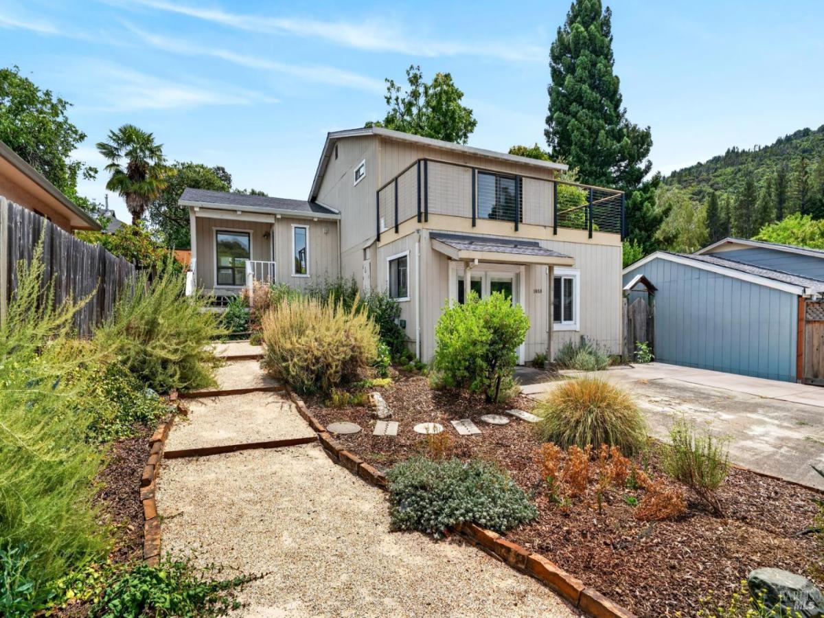 MLS #326061743 image #0