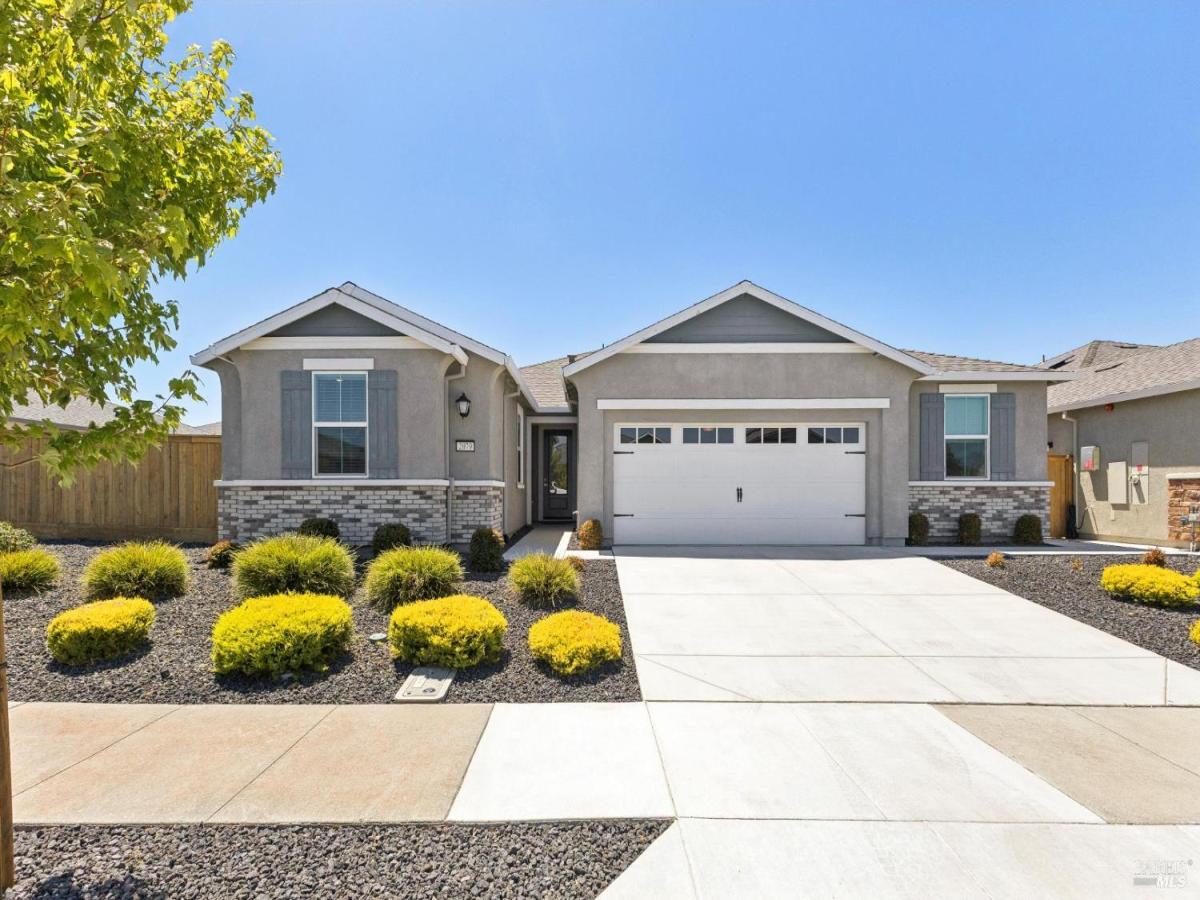 MLS #326061967 image #0