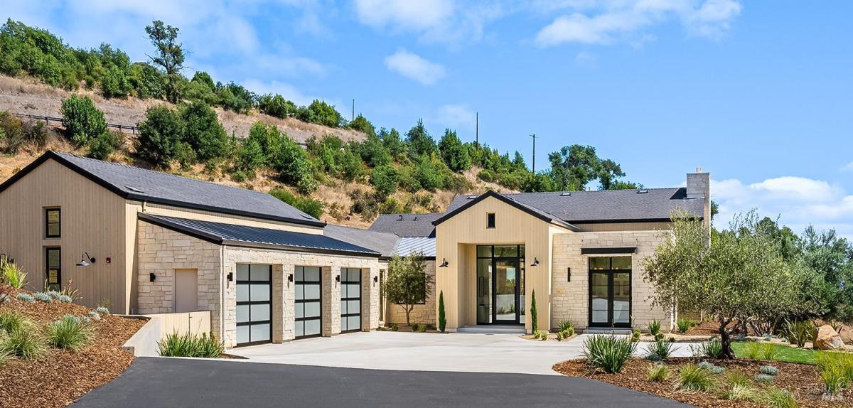 MLS #326062642 image #0