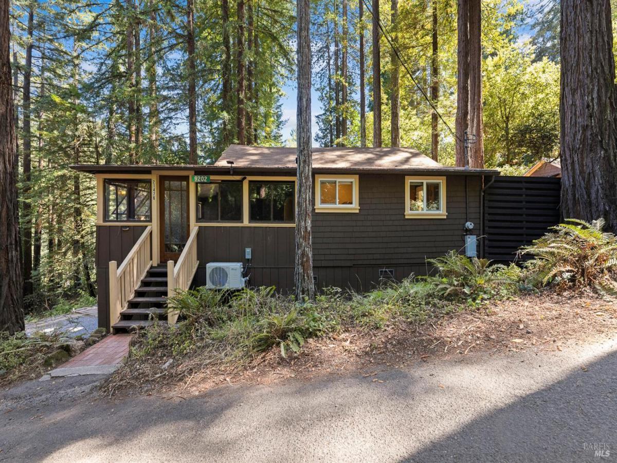MLS #326062935 image #0