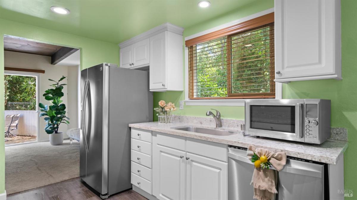 MLS #326062982 image #0