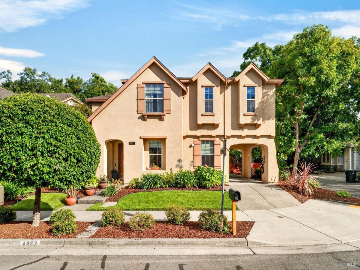 MLS #326063302 image #0