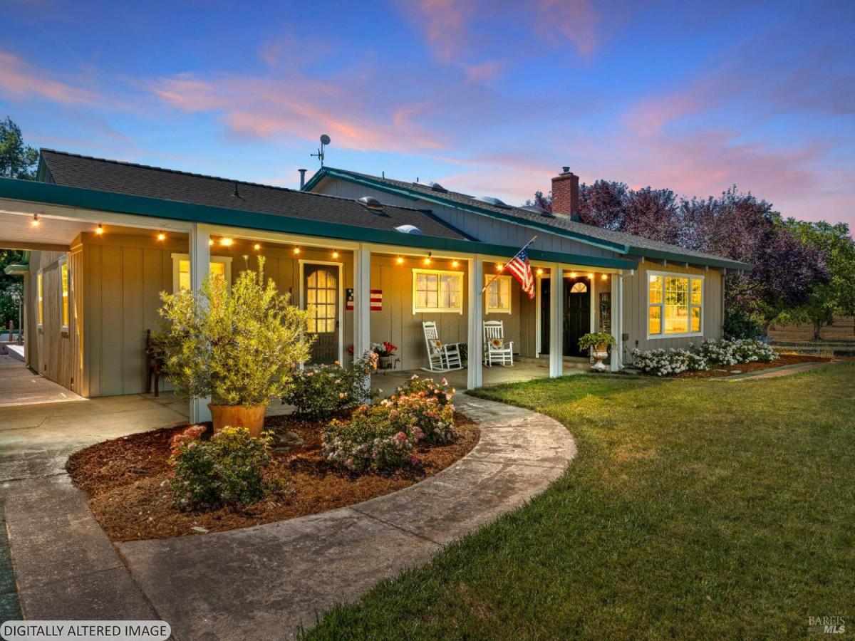 MLS #326065061 image #0