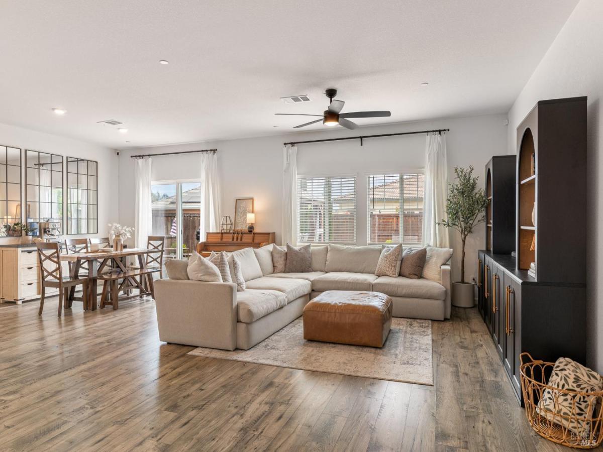 MLS #326066099 image #0