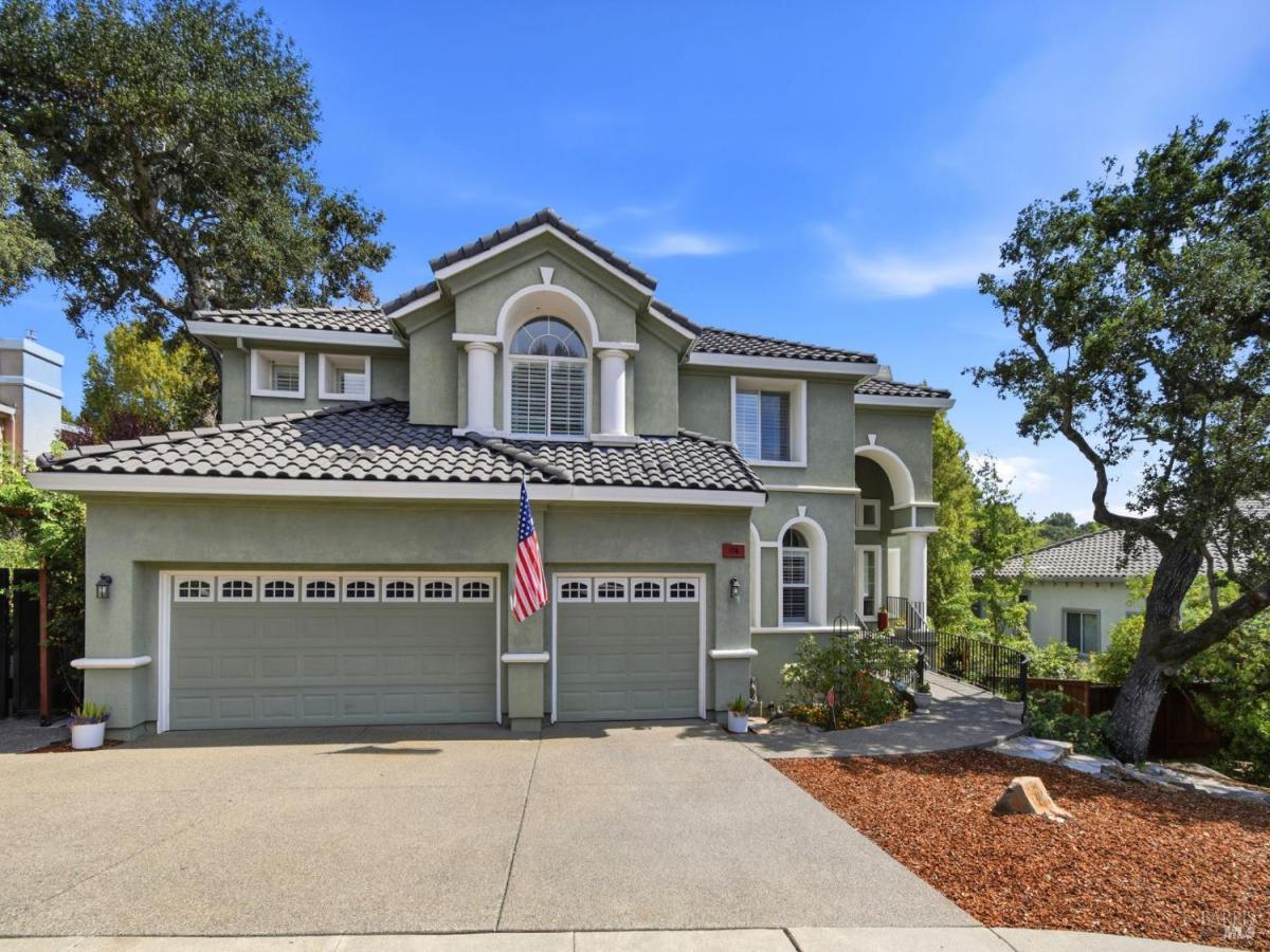 MLS #326066285 image #0