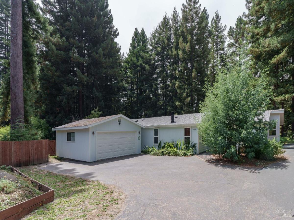 MLS #326066503 image #0