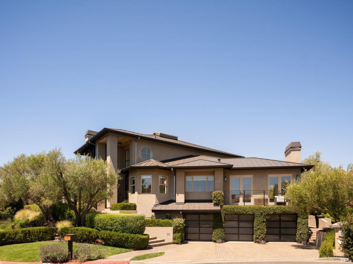MLS #326066555 image #0