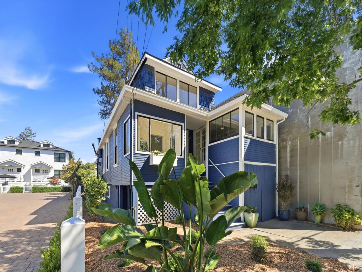 MLS #326066888 image #0