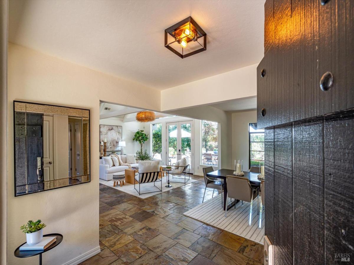 MLS #326066895 image #0