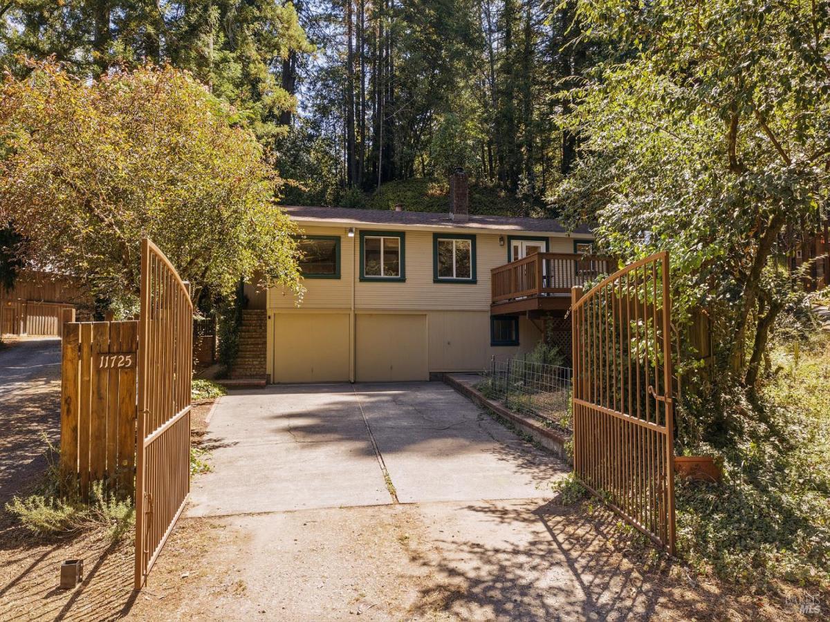 MLS #326066913 image #0