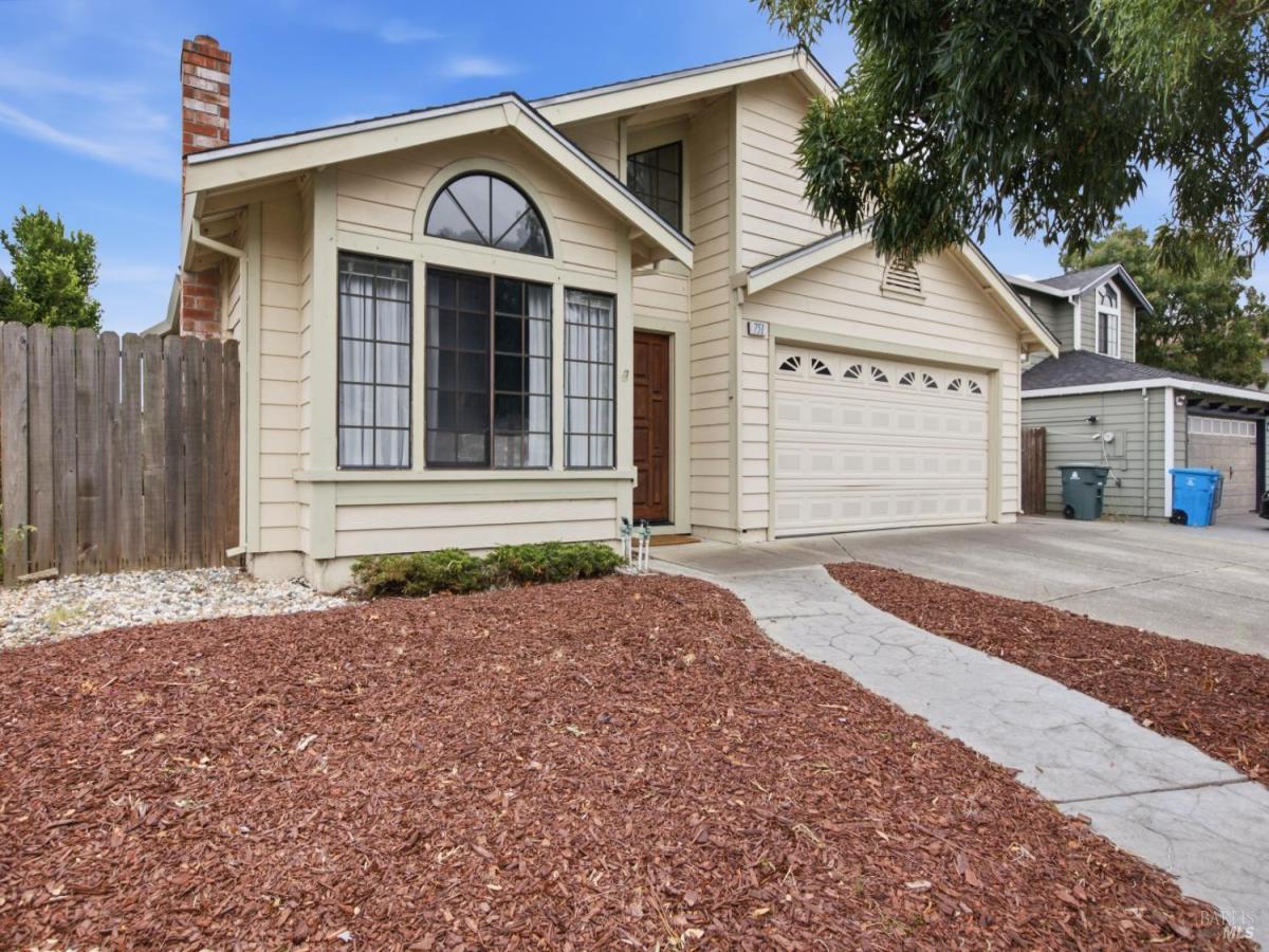 MLS #326067001 image #0