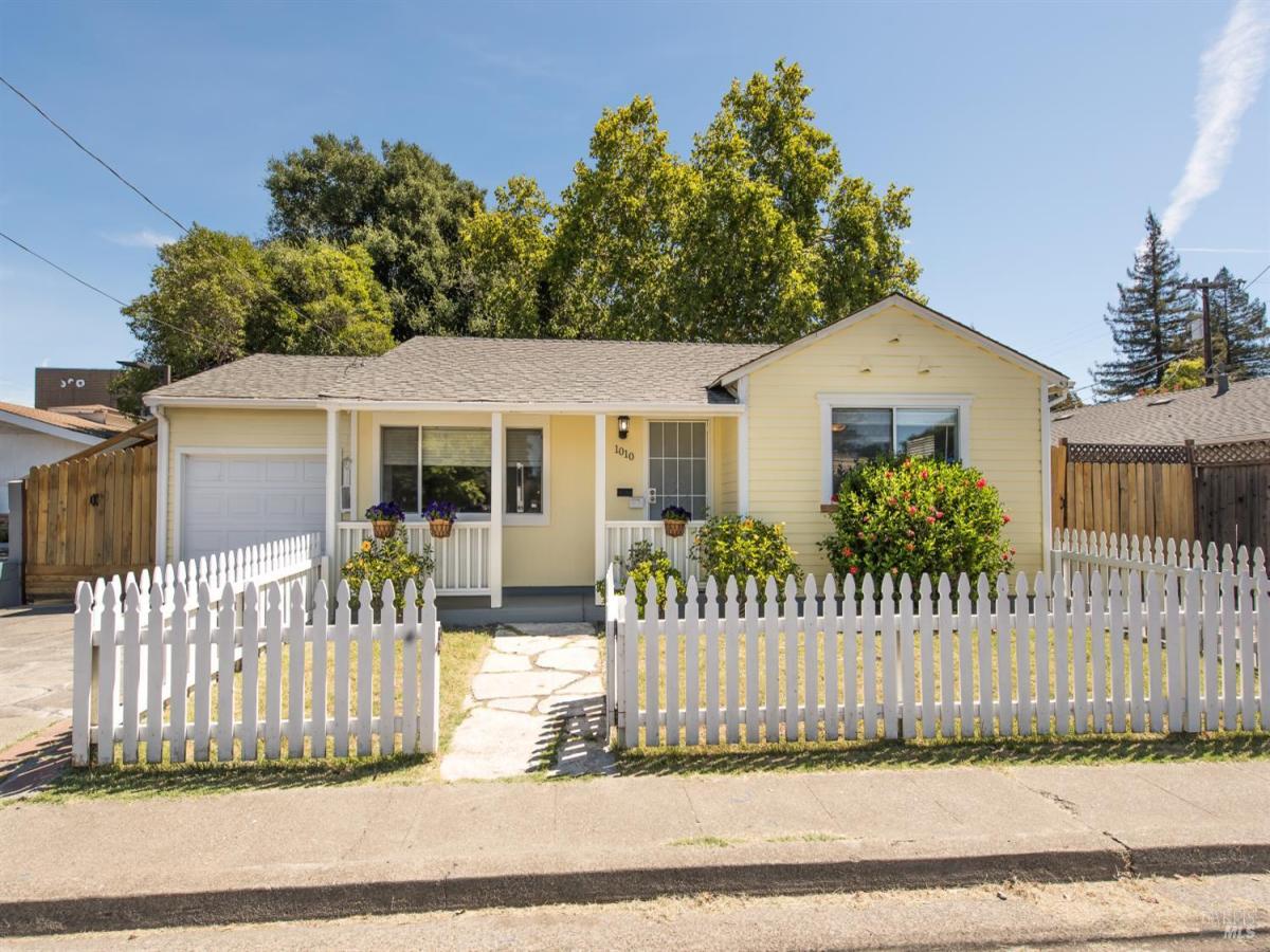 MLS #326067401 image #0
