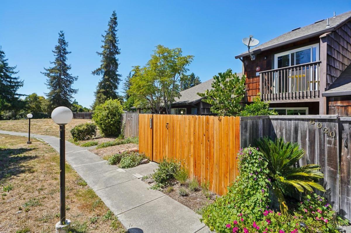 MLS #326067996 image #0