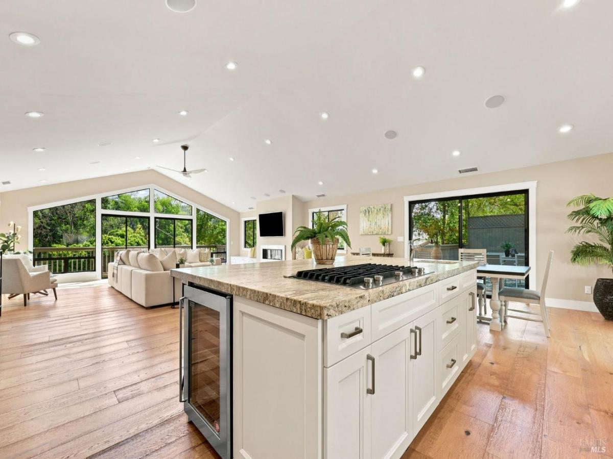 MLS #326068087 image #0