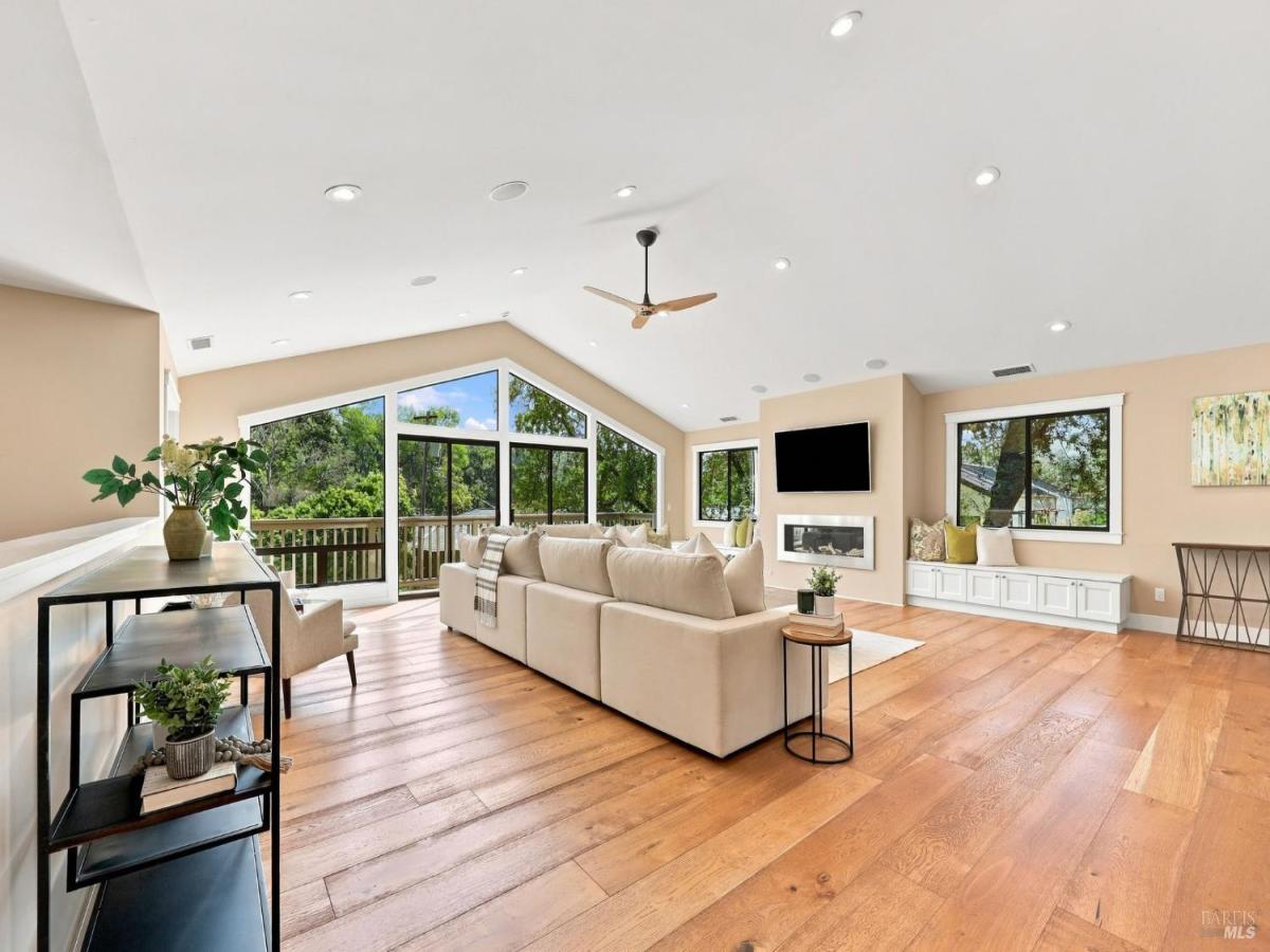 MLS #326068087 image #0