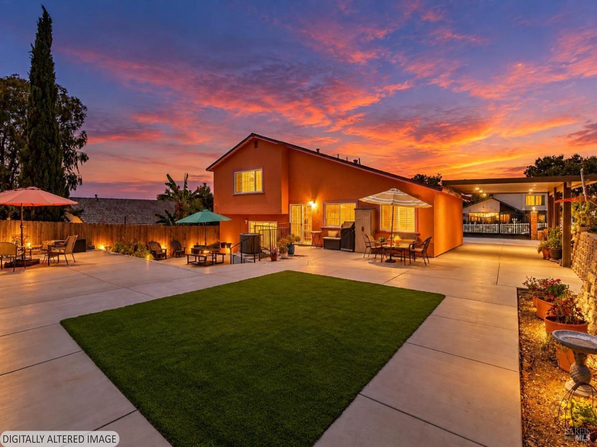 MLS #326068639 image #0