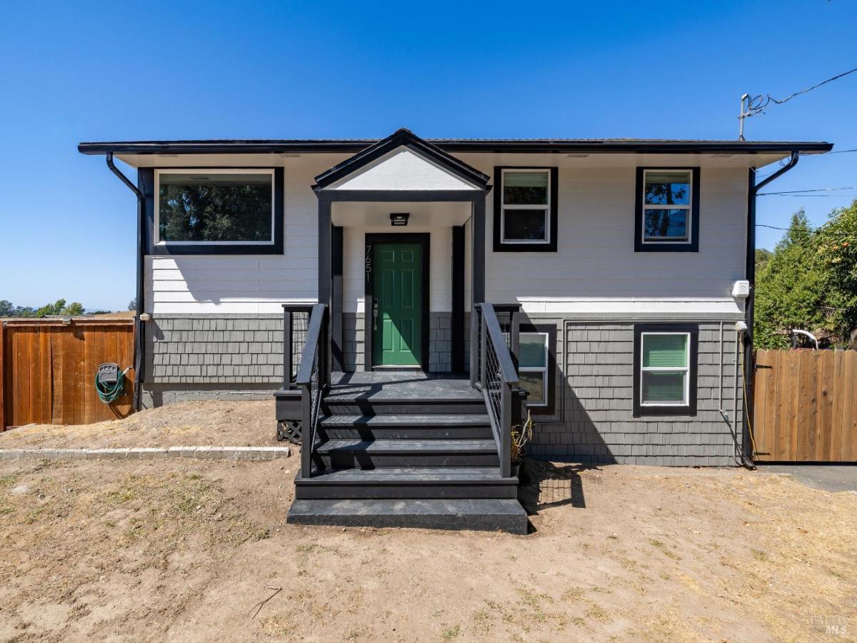 MLS #326068740 image #0