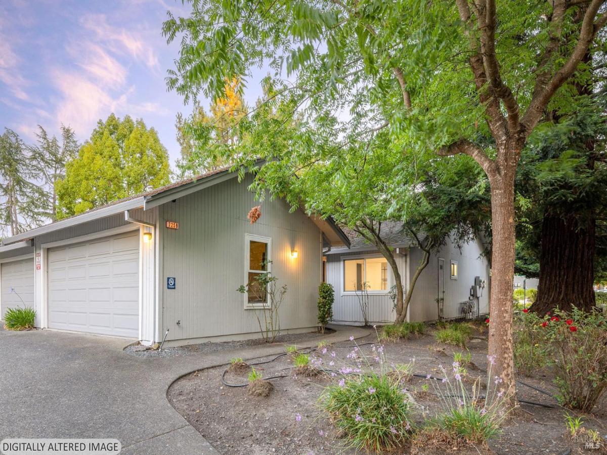 MLS #326068833 image #0