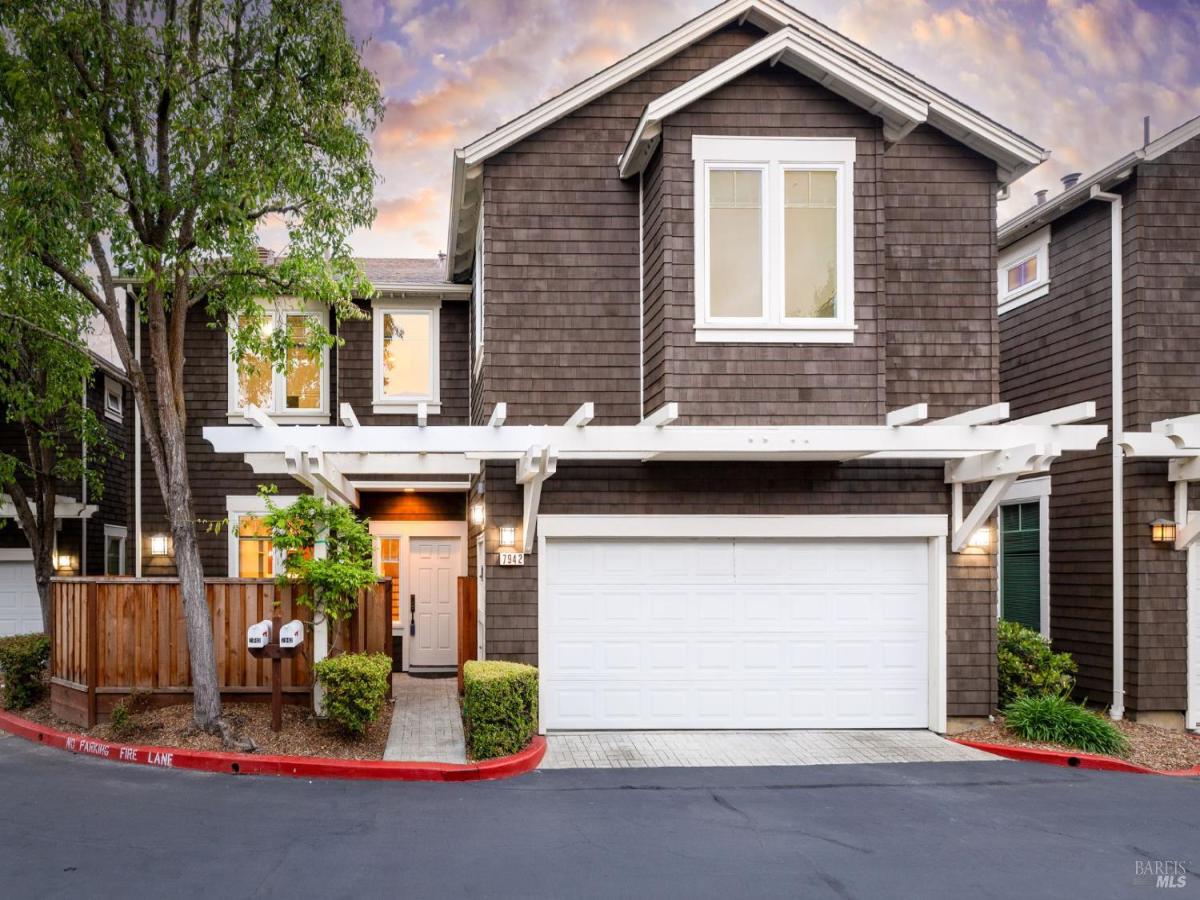 MLS #326068877 image #0
