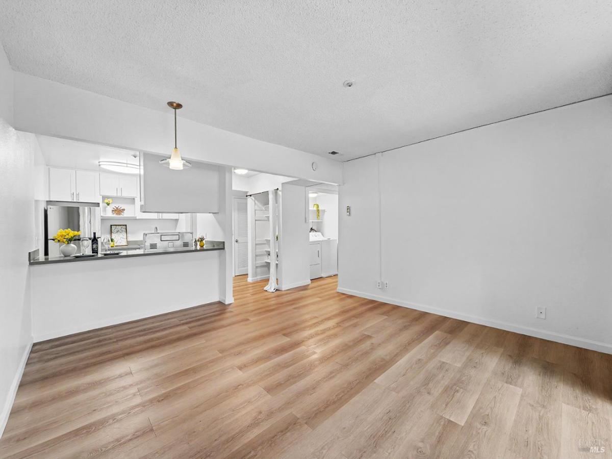 MLS #326069090 image #0
