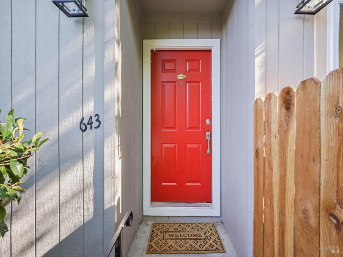 MLS #326070054 image #0