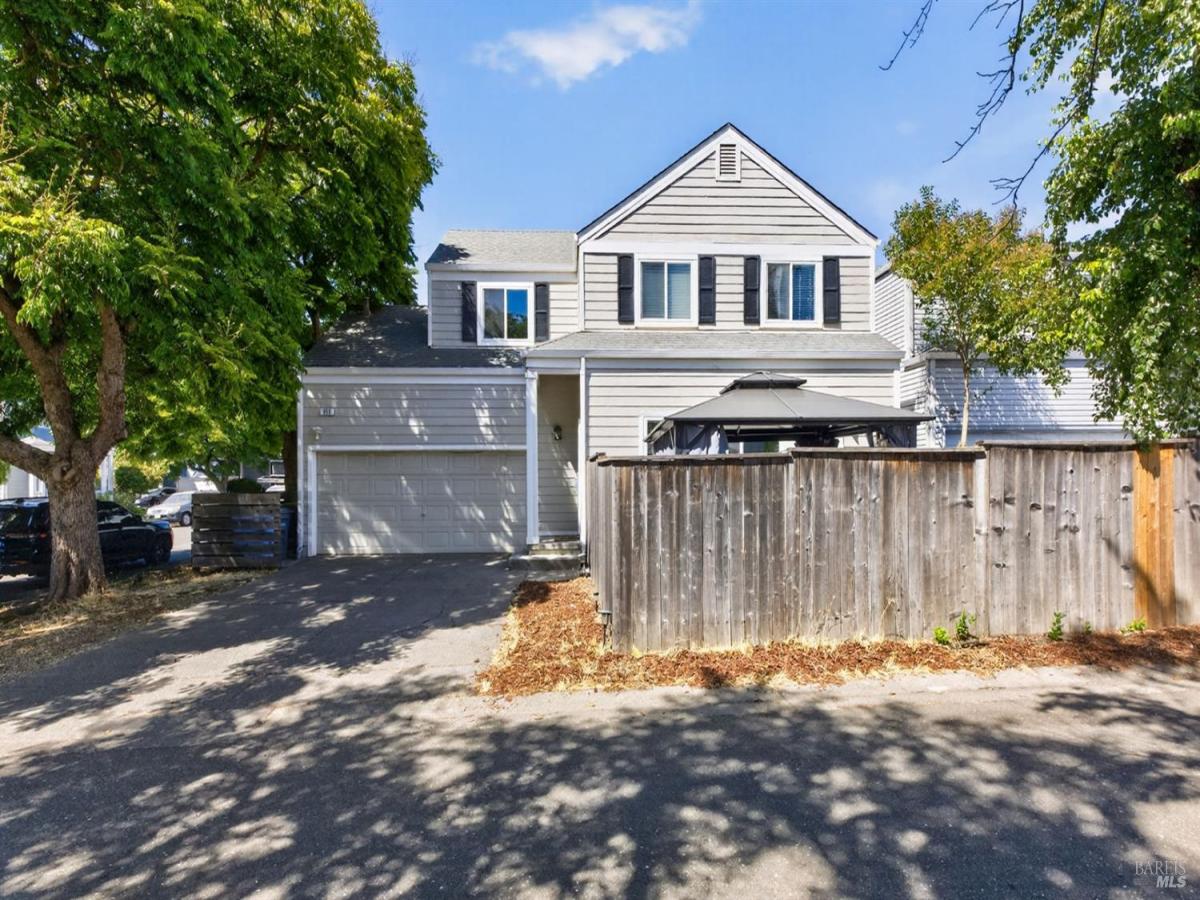 MLS #326070095 image #0