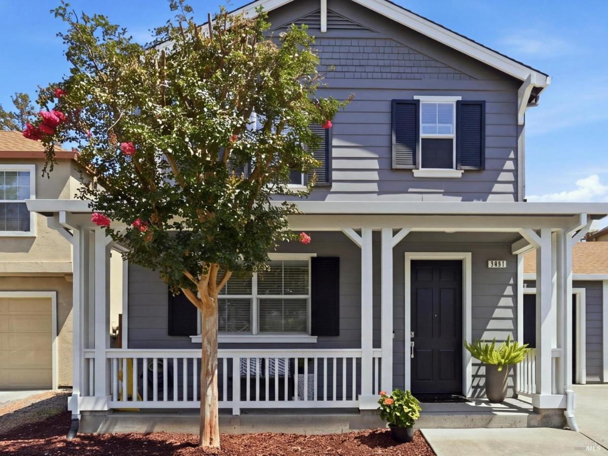 MLS #326070096 image #0