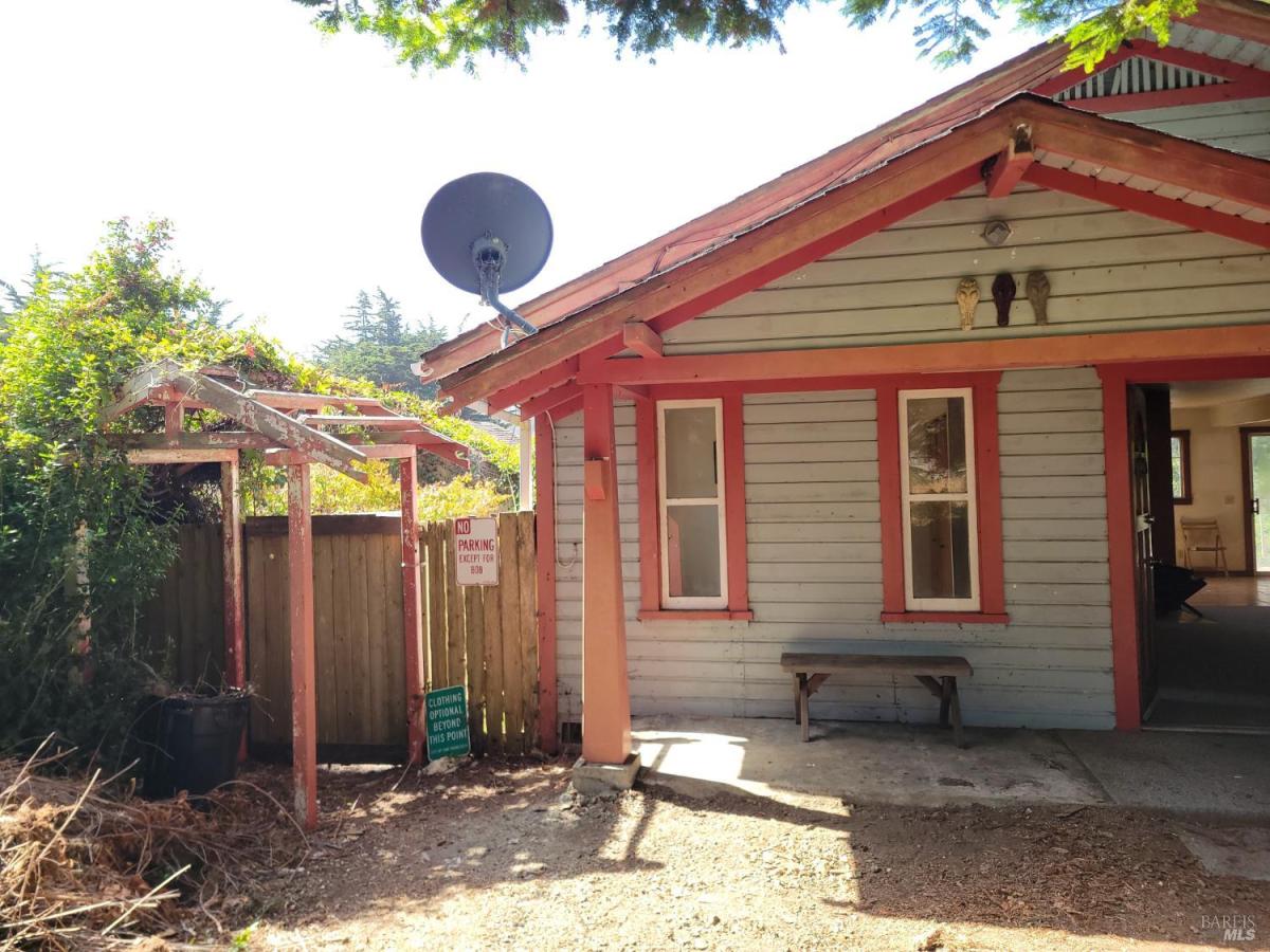 MLS #326070145 image #0