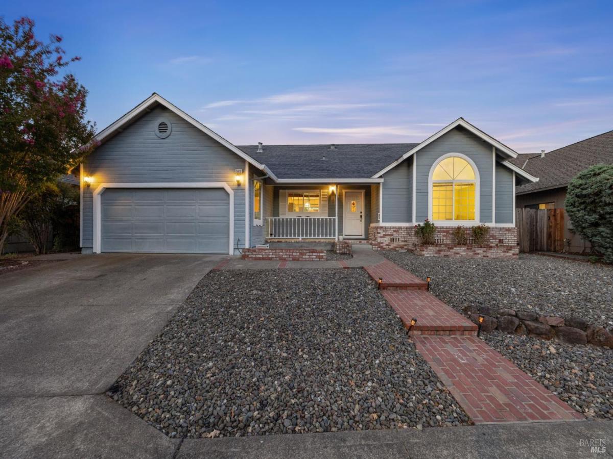 MLS #326070286 image #0