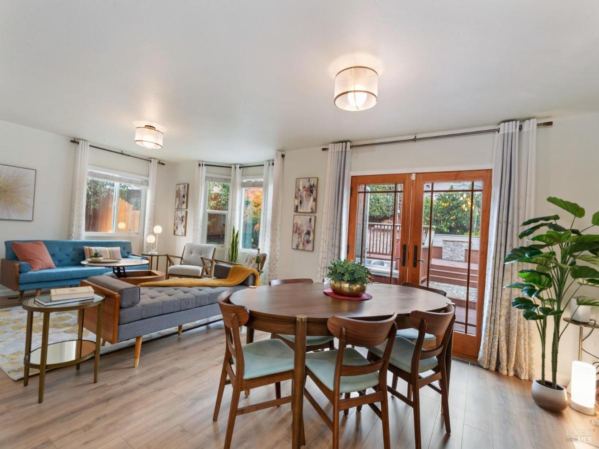 MLS #326070417 image #0