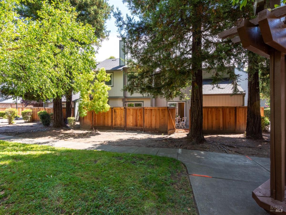 MLS #326070587 image #0