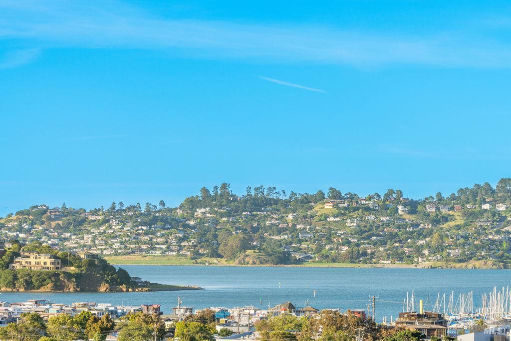 MLS #326070837 image #0