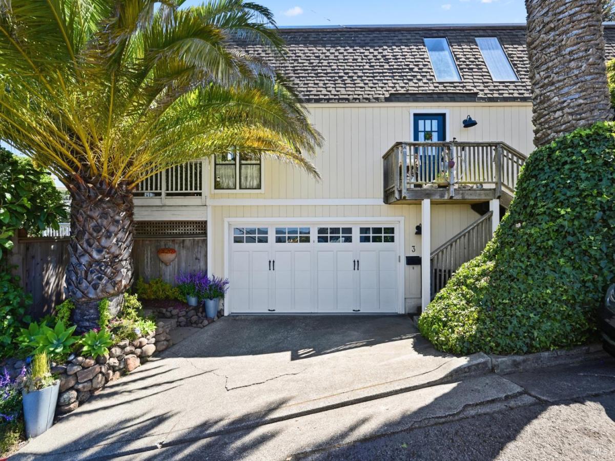 MLS #326070988 image #0
