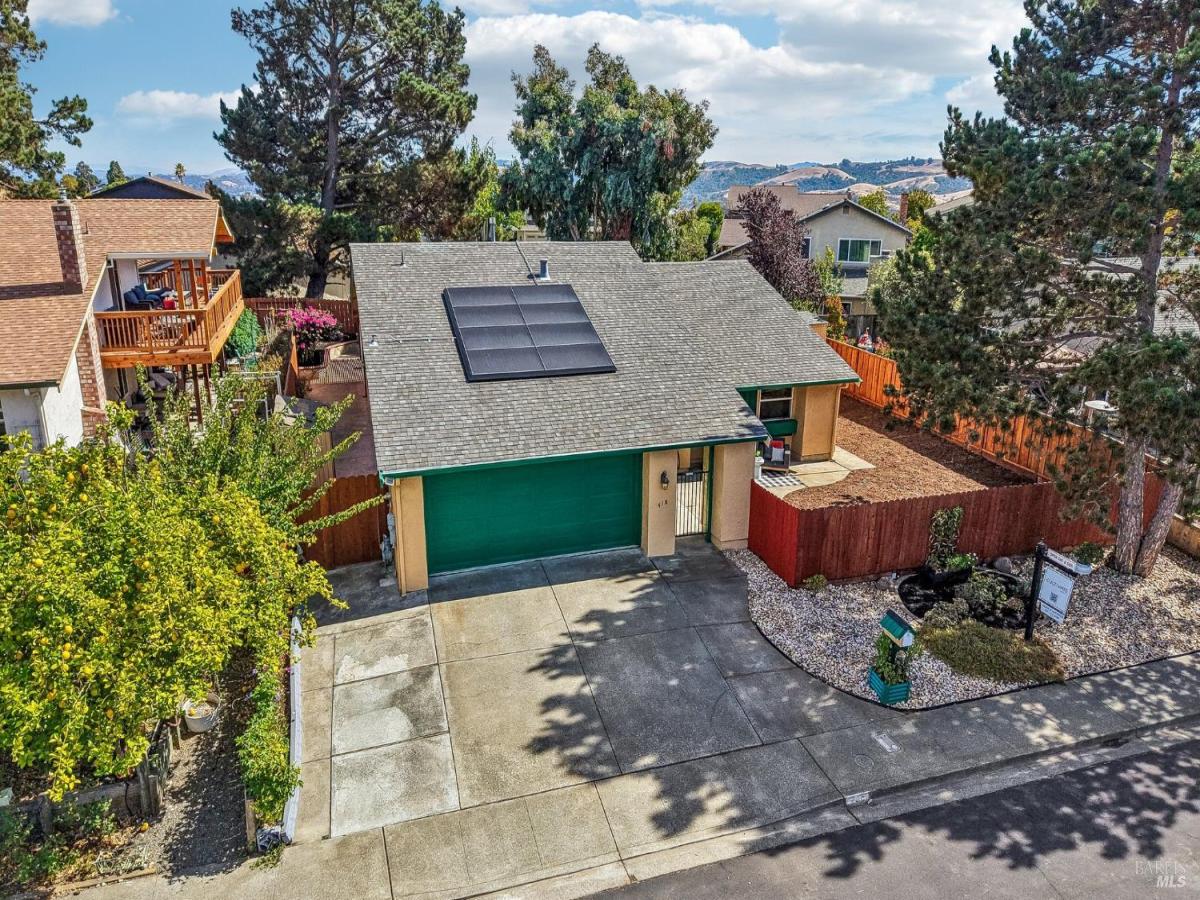 MLS #326071247 image #0