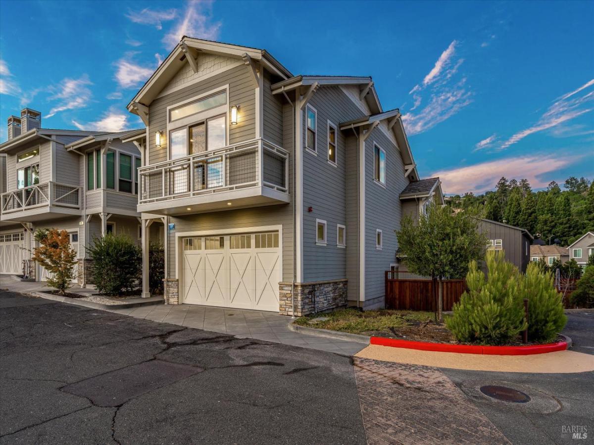 MLS #326073277 image #0