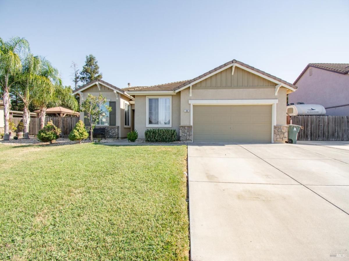MLS #326073589 image #0