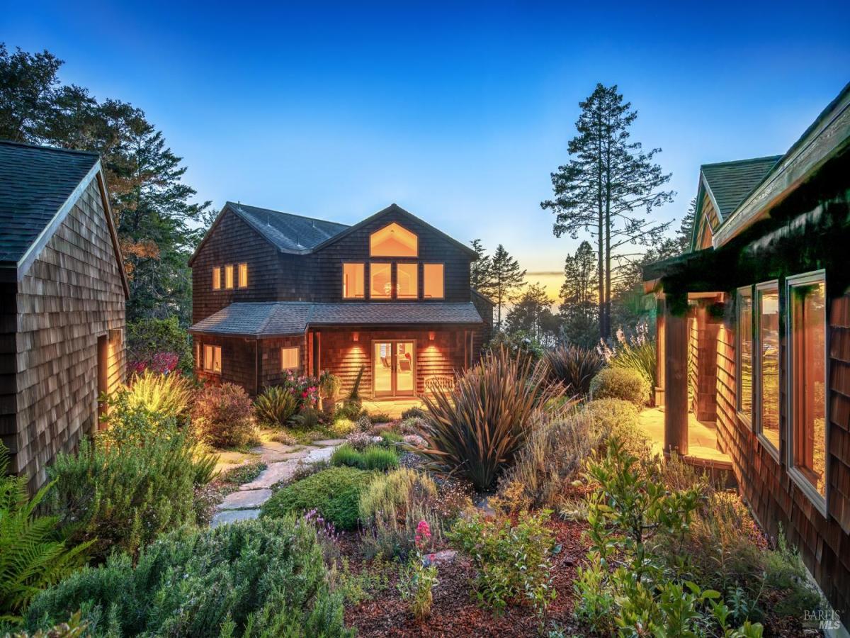 MLS #326073998 image #0
