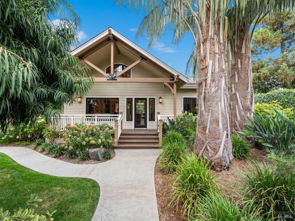 MLS #326074464 image #0