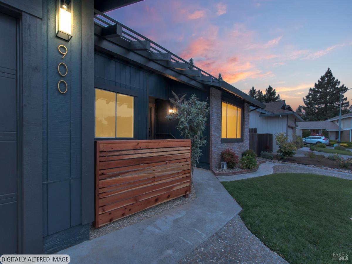 MLS #326074871 image #0