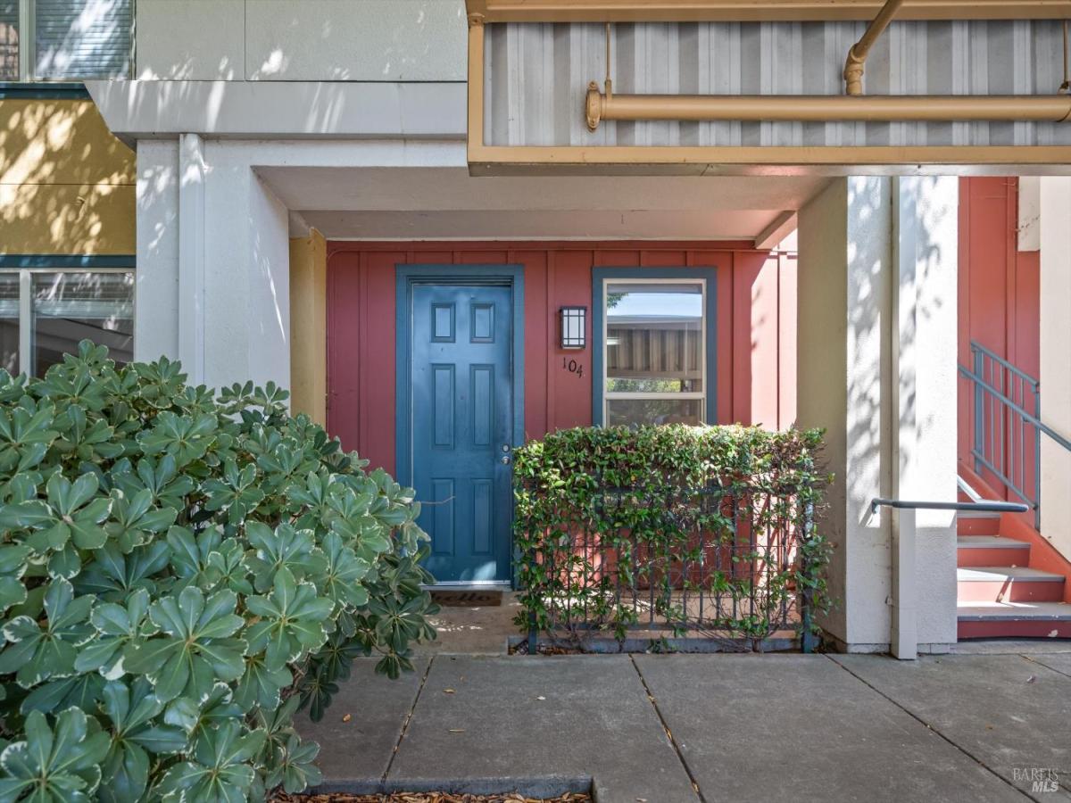 MLS #326075116 image #0