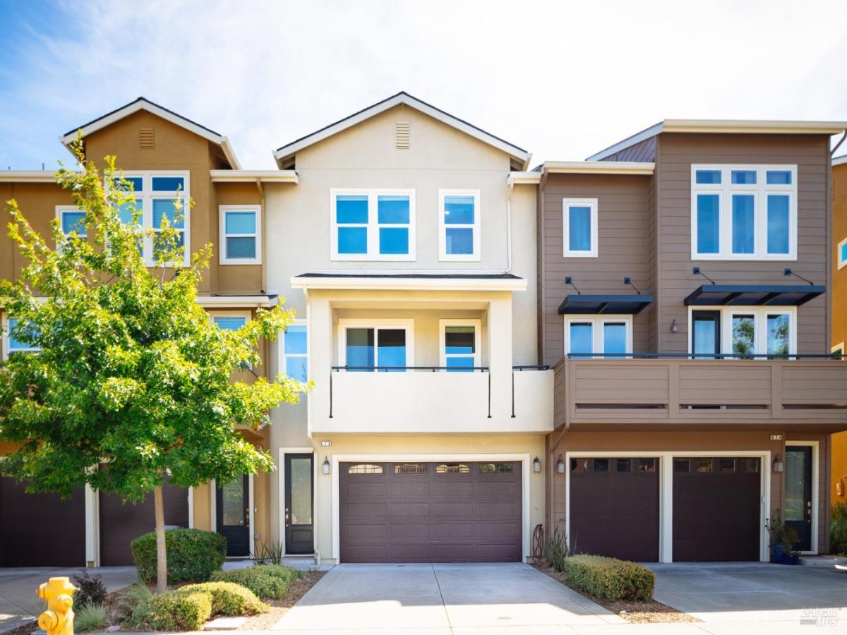 MLS #326078285 image #0