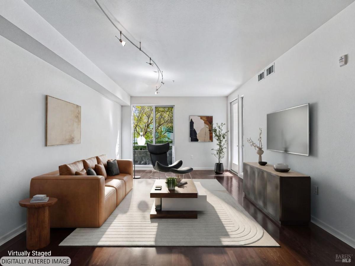 MLS #326078610 image #0