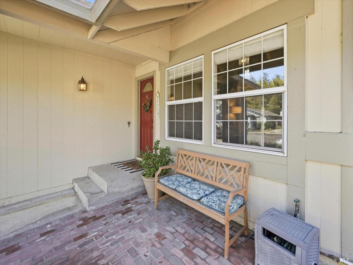 MLS #326078622 image #0
