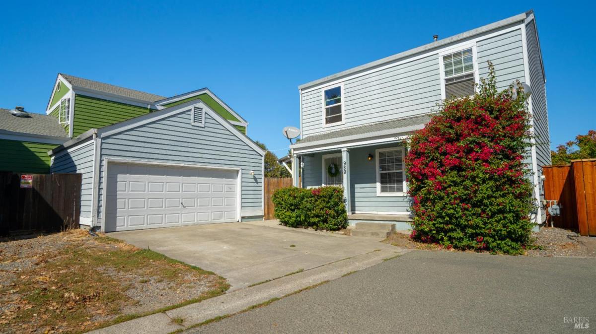 MLS #326080645 image #0