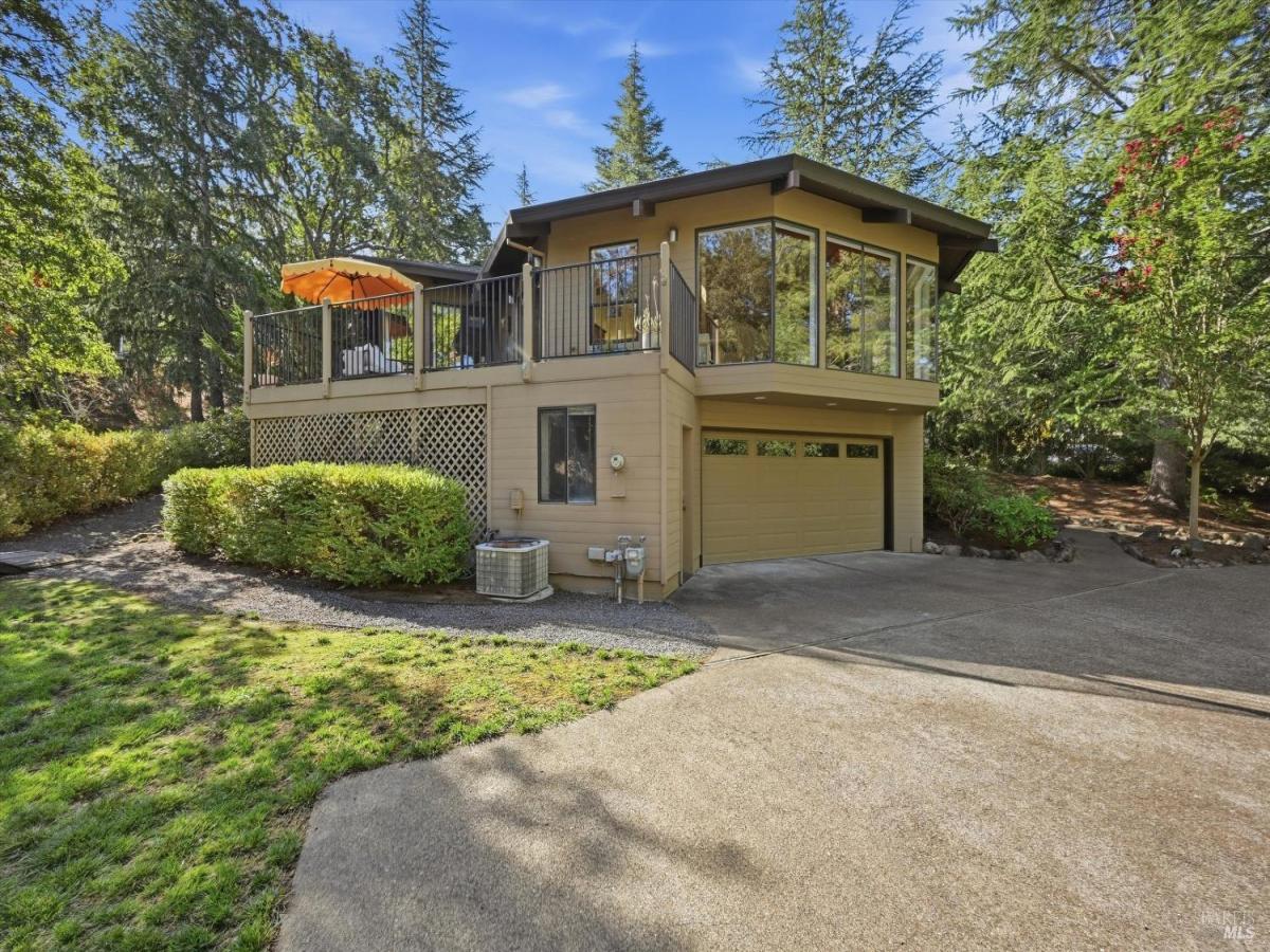 MLS #326081429 image #0